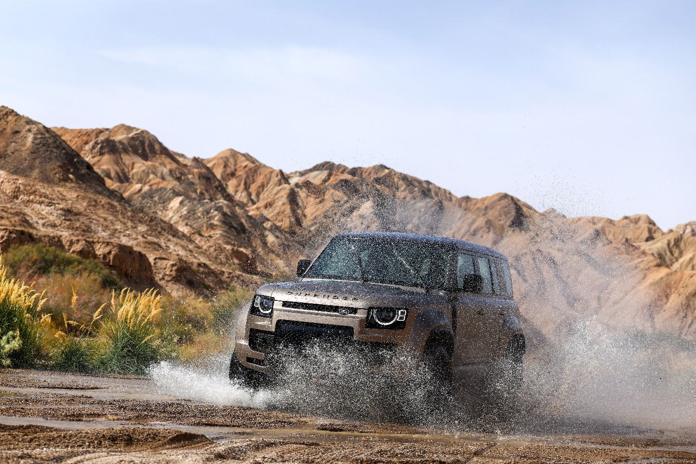 路虎卫士OCTA，引爆“方盒子”巅峰对决