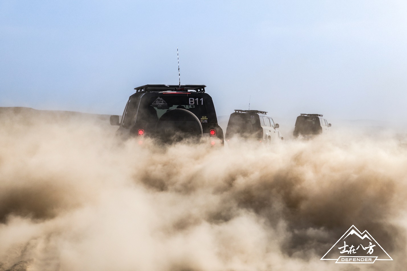 路虎卫士OCTA，引爆“方盒子”巅峰对决