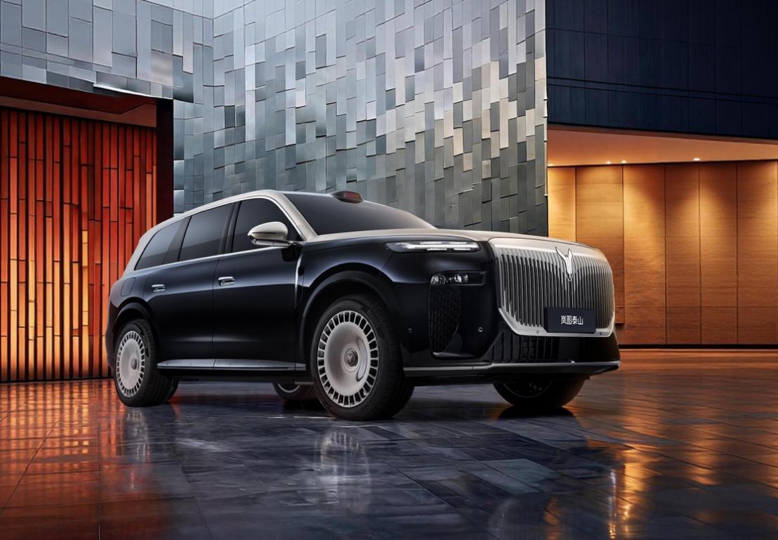 岚图泰山座舱亮相，详解山海环抱设计、超感AI座椅、全场景供电黑科技