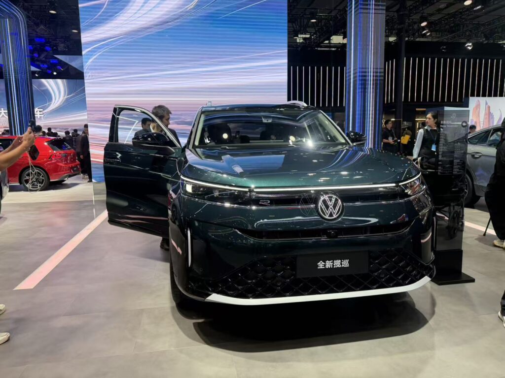 三千万里程碑后启新程，一汽-大众展示油电并行与智能普惠路线图 | 广州车展