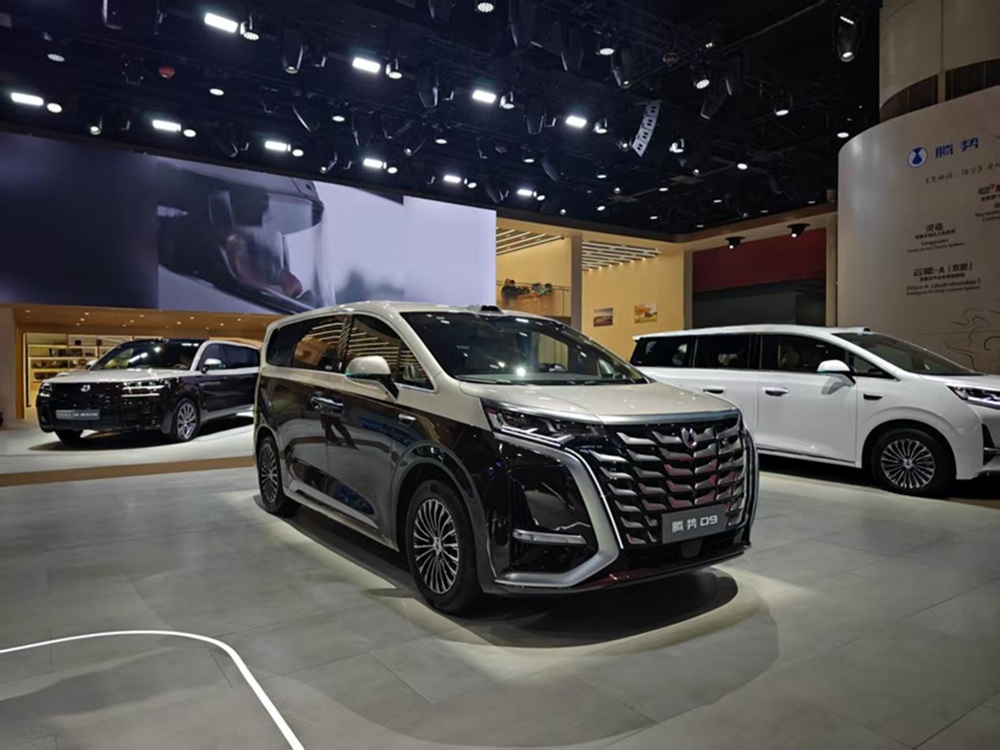 腾势全明星阵容亮相广州车展，N8L与D9领衔展现中国豪华科技实力 | 广州车展