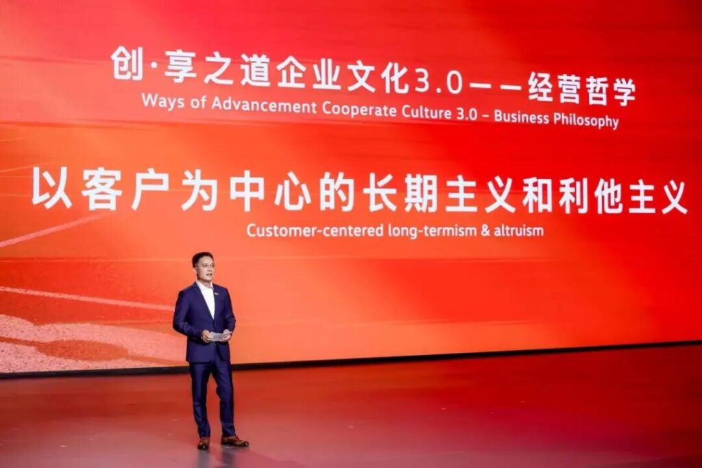 “替每个中国人挣了四千块”