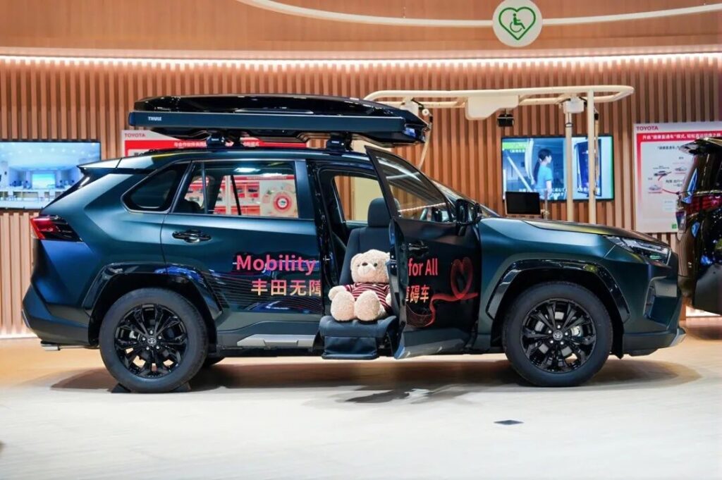 进博会上的丰田“味道”：多路径技术调和中国消费新需求