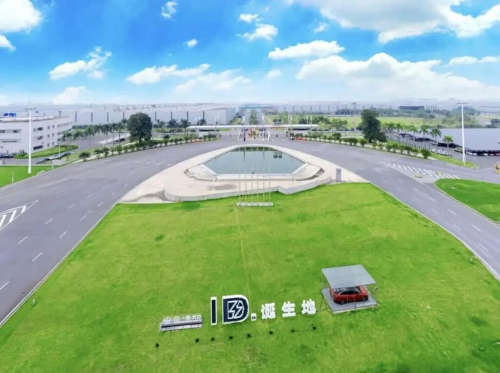 “替每个中国人挣了四千块”