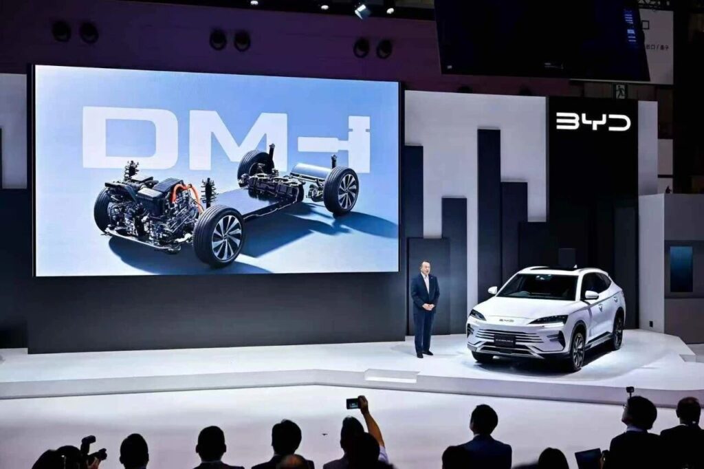 海外销量同比暴涨，比亚迪前十个月累销突破370万辆