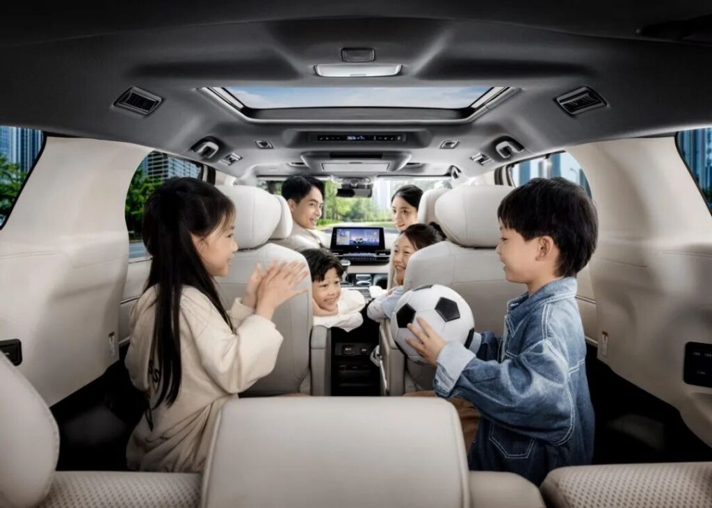 传承四代的格瑞维亚，凭什么坐稳国内MPV市场销量榜头部？