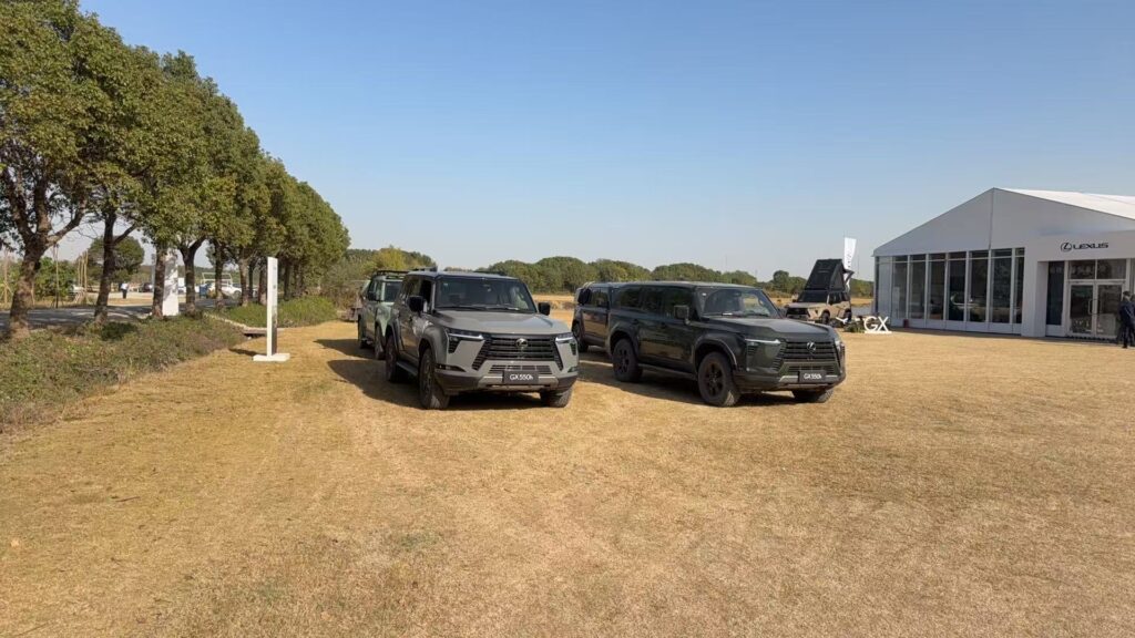 雷克萨斯越野体验活动在沪举行，LX700h+GX550h演绎豪华越野新境界