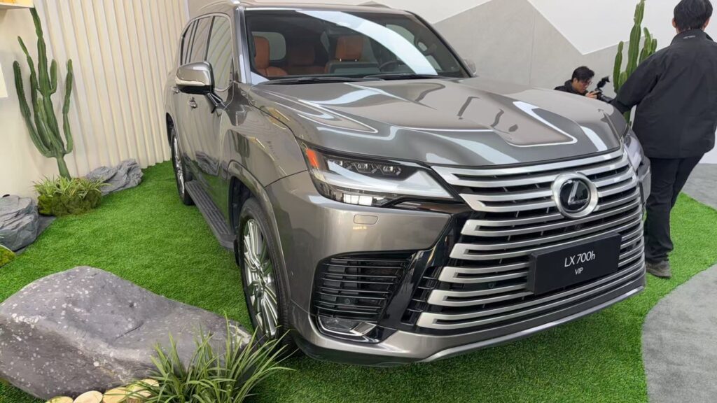 雷克萨斯越野体验活动在沪举行，LX700h+GX550h演绎豪华越野新境界