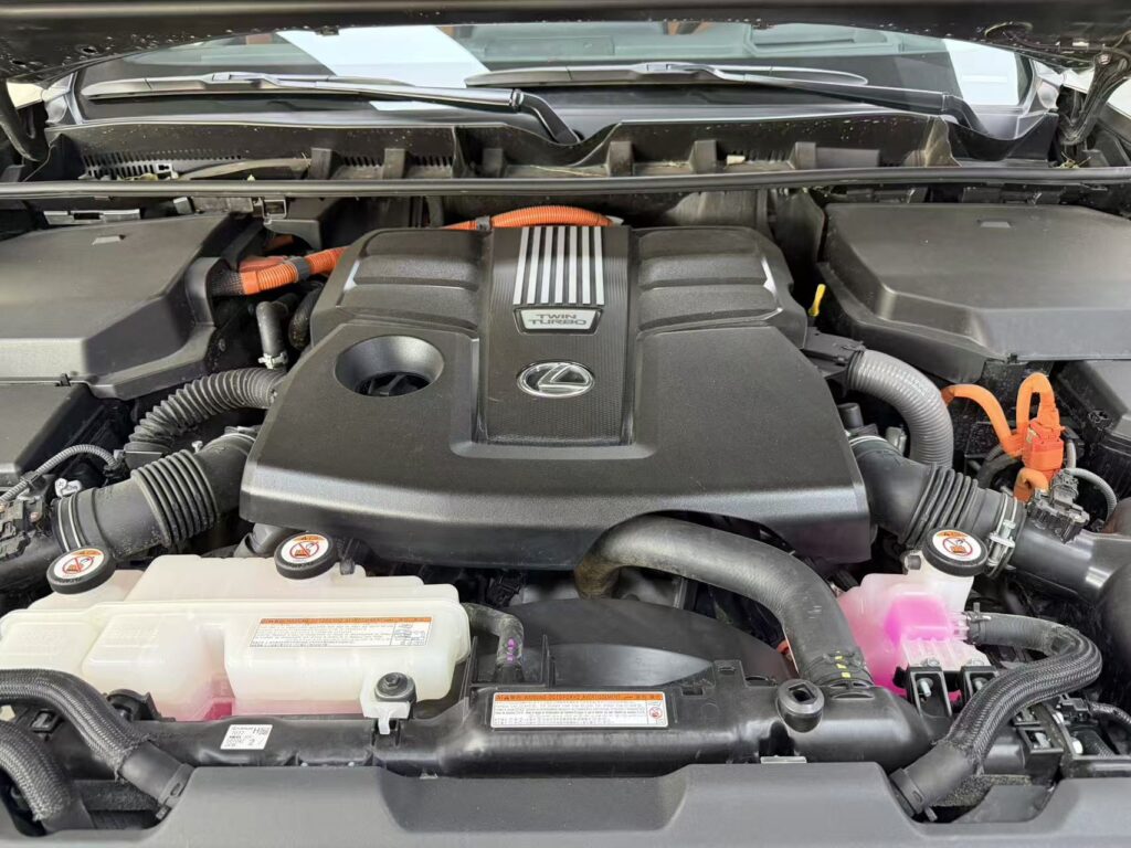 雷克萨斯越野体验活动在沪举行，LX700h+GX550h演绎豪华越野新境界