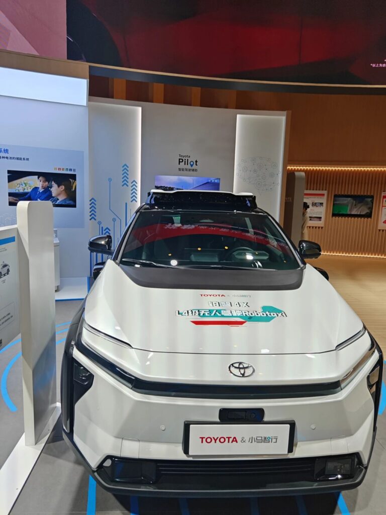 正确打开进博会：看热闹是海外车企，看门道是中国科技