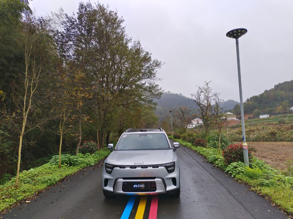 从郑州到六安，开着Smart精灵#5 EHD，我竟在暴雨中跑出了"无焦虑"的快感！