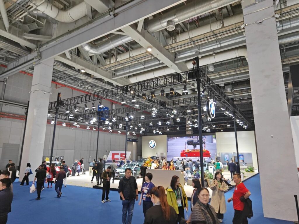 正确打开进博会：看热闹是海外车企，看门道是中国科技