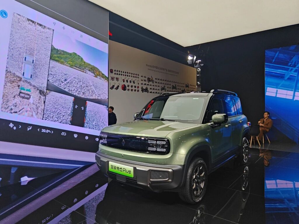 正确打开进博会：看热闹是海外车企，看门道是中国科技