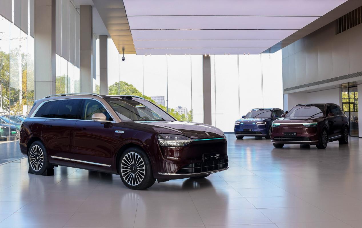 9051d69877abd4f13782bb06cd2823ba