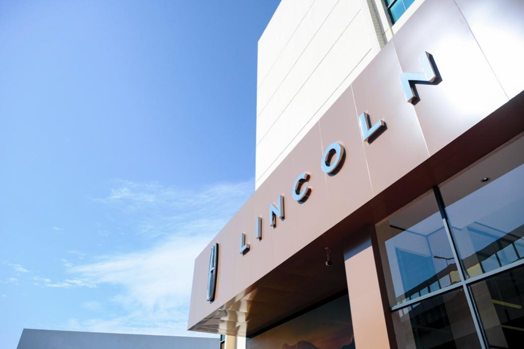 建筑外的招牌AI 生成的内容可能不正确。