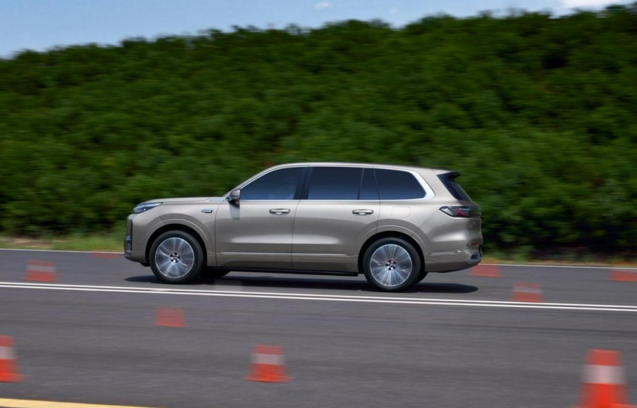 2万辆下线，银河M9高质量撑起吉利新能源野心