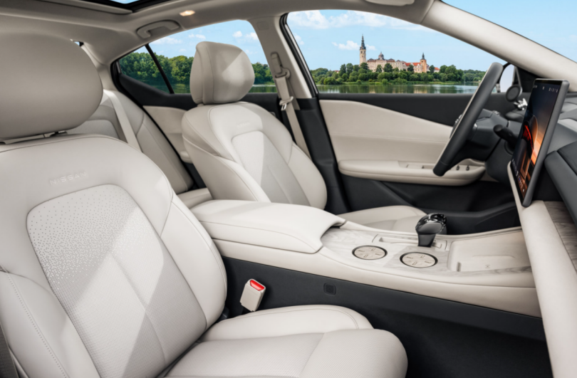 东风日产公布“油电同智”战略首车：天籁·鸿蒙座舱新车首发亮相