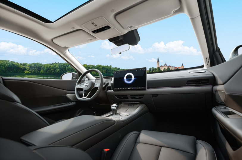 东风日产公布“油电同智”战略首车：天籁·鸿蒙座舱新车首发亮相