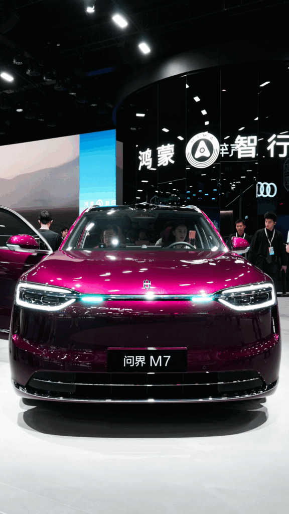 鸿蒙智行11月全系月销首破8万，厂商十强板上钉钉？