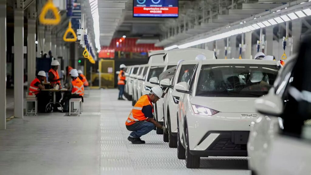 11月大卖超48万辆，比亚迪创下2025年内新高