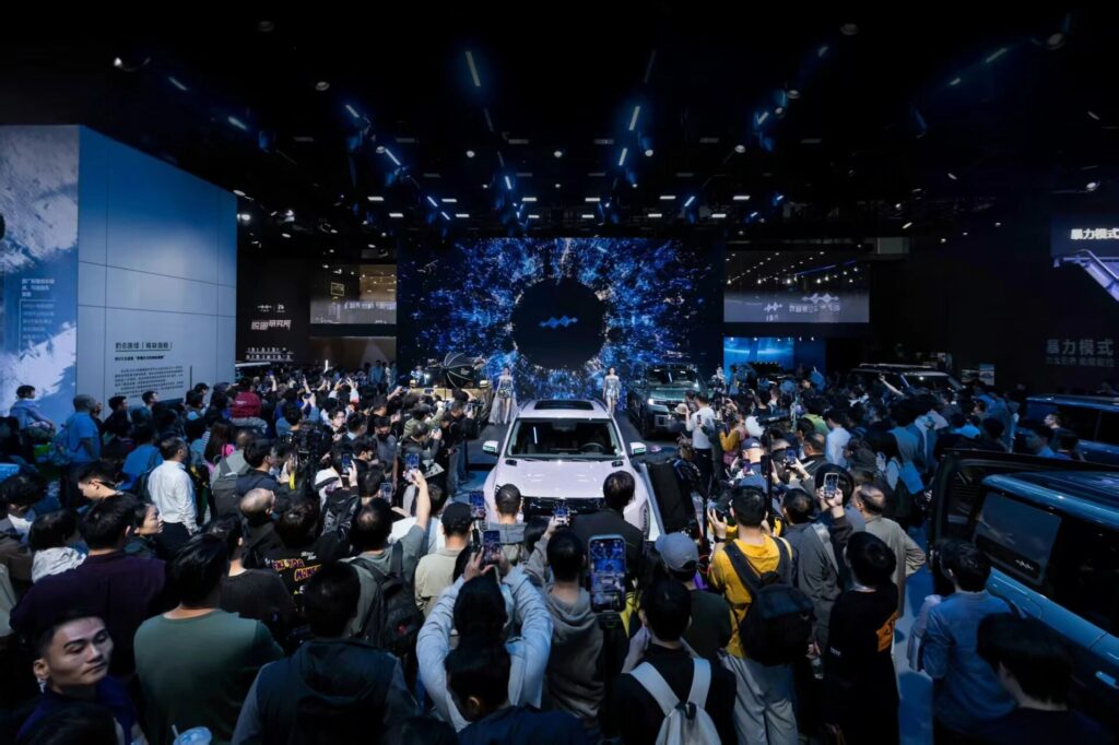 11月大卖超48万辆，比亚迪创下2025年内新高