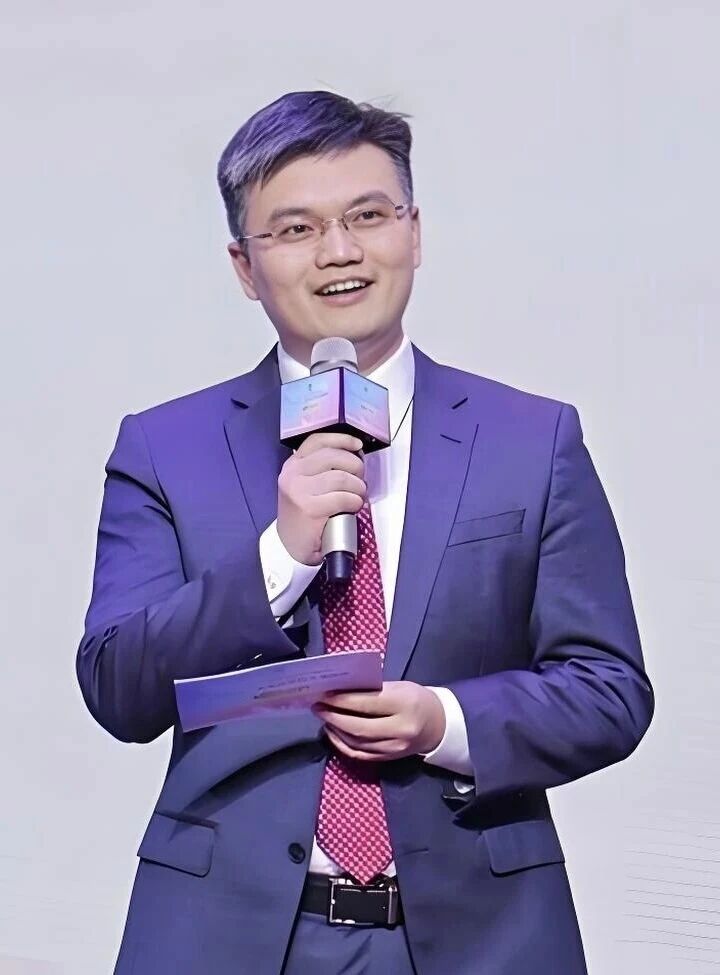 上汽通用五菱人事调整，韩德鸿接任党委书记