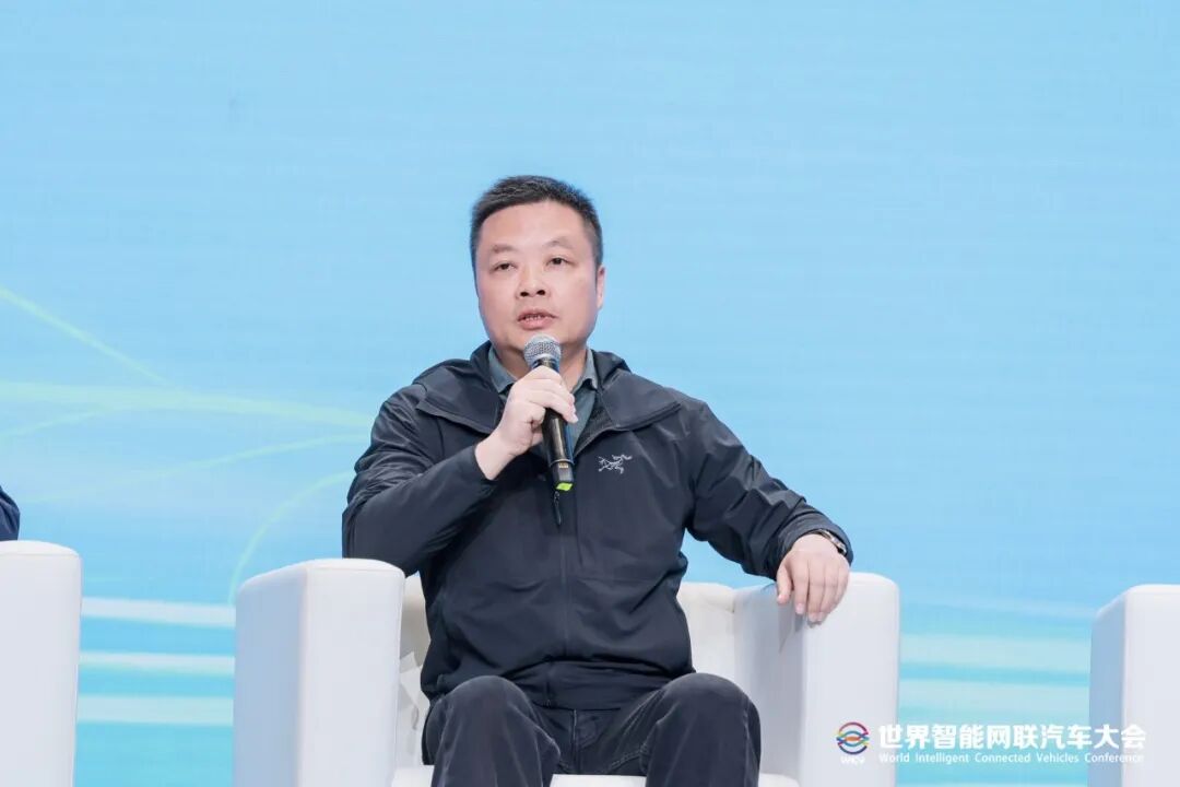 何小鹏.jpg